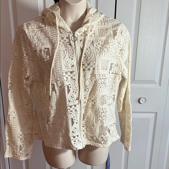 Elegant Cream Crochet Hoodie Jacket - Picture 7 of 8